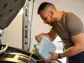 Huile moteur : le guide pour choisir, vidanger et protéger votre auto