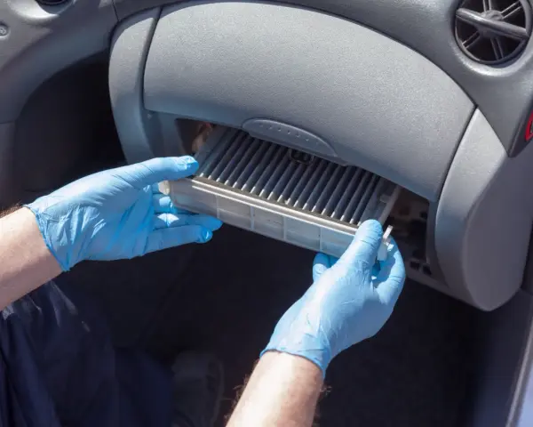 Quand changer votre filtre habitacle ? Protégez votre santé et votre auto.