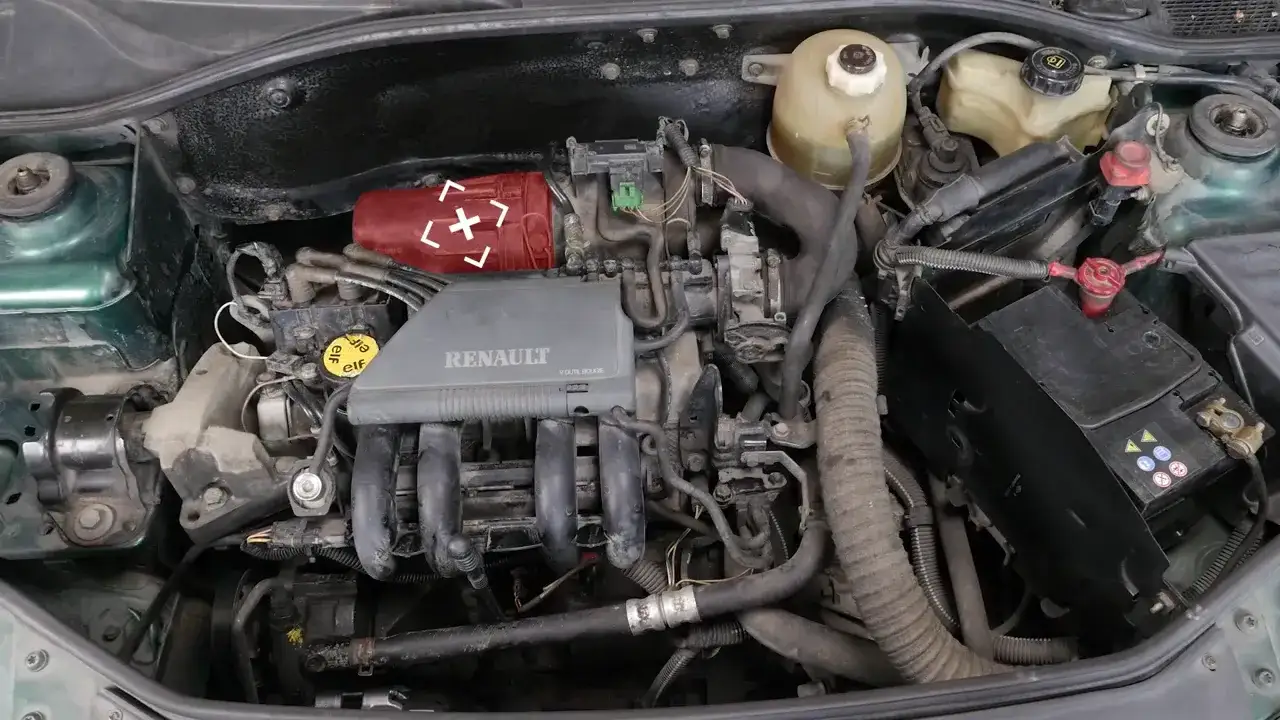 moteur Clio 2 1.2 16V avec emplacement filtre &agrave; air